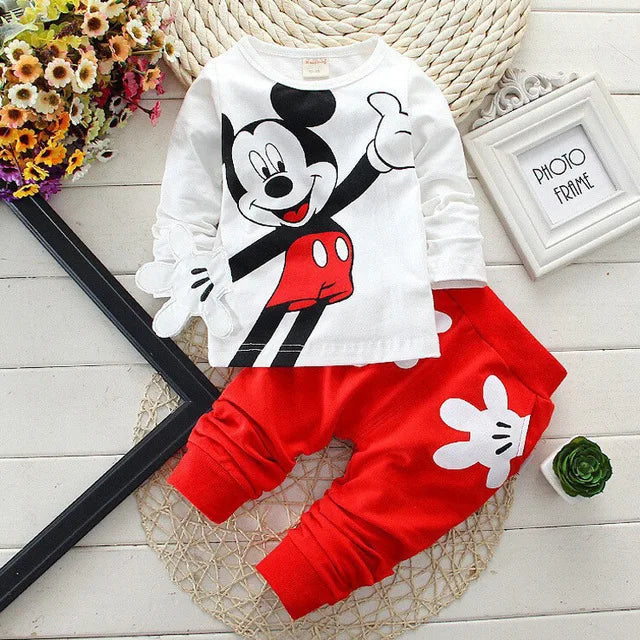 Un bonito y llamativo conjunto para tu bebe