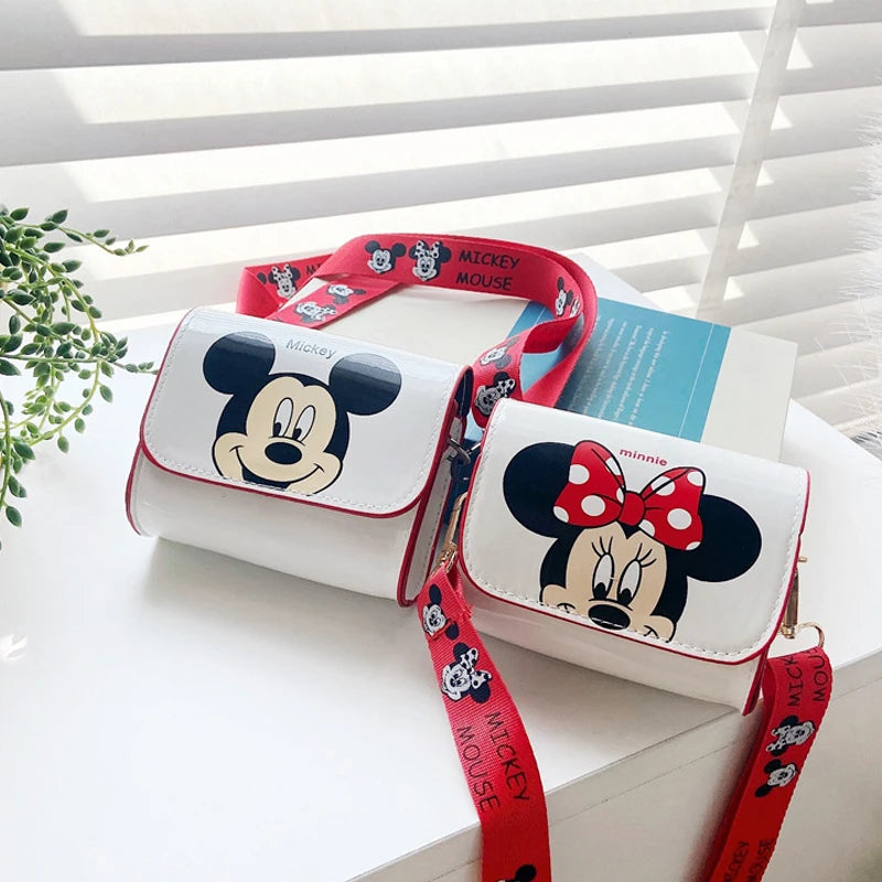 Una pequeña pero cómoda cartera para tu princesa