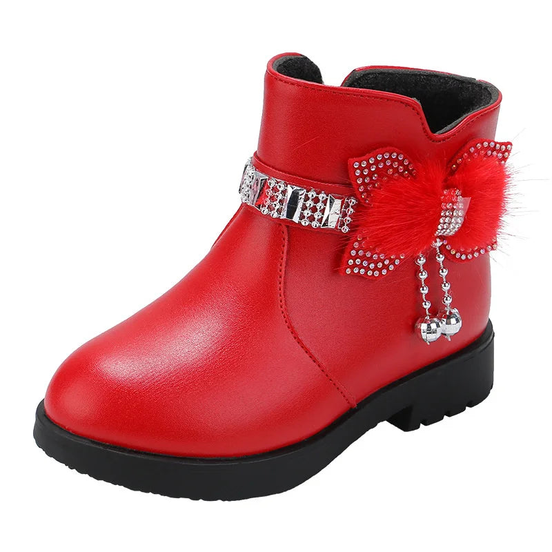 Botas de Invierno para niñas: Elegantes botas de invierno diseñadas para mantener a las niñas cómodas, abrigadas  y con estilo.